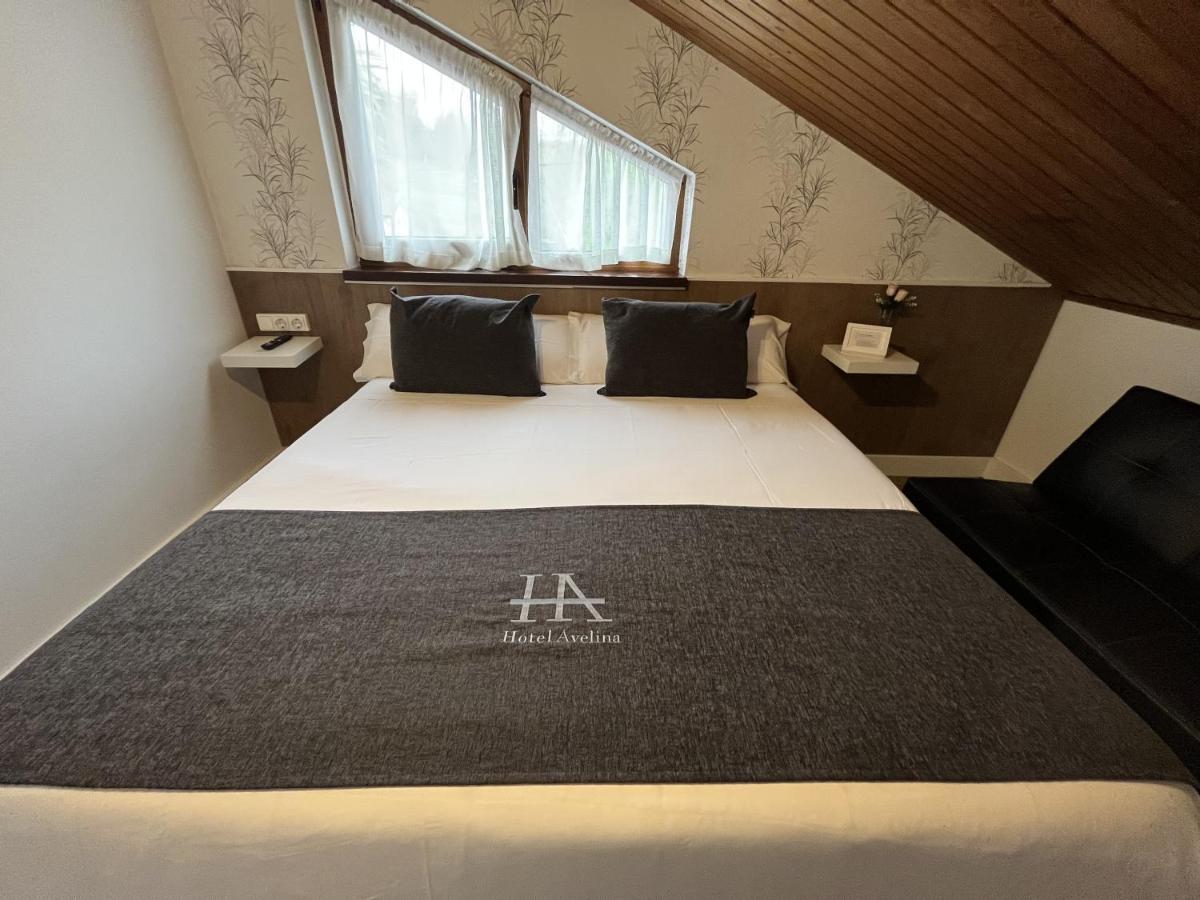 Hotel Avelina Onís Exteriör bild