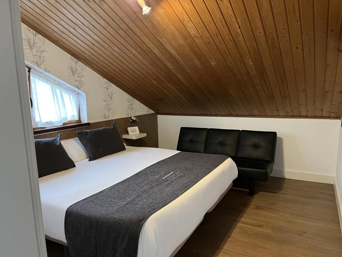 Hotel Avelina Onís Exteriör bild