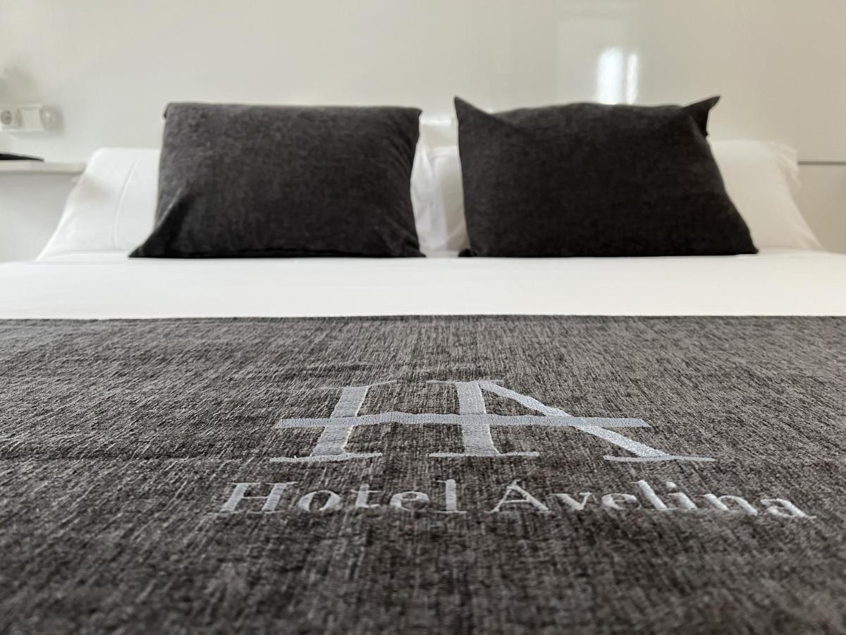 Hotel Avelina Onís Exteriör bild